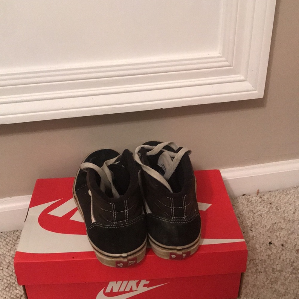 Vans - Picture 3 of 4
